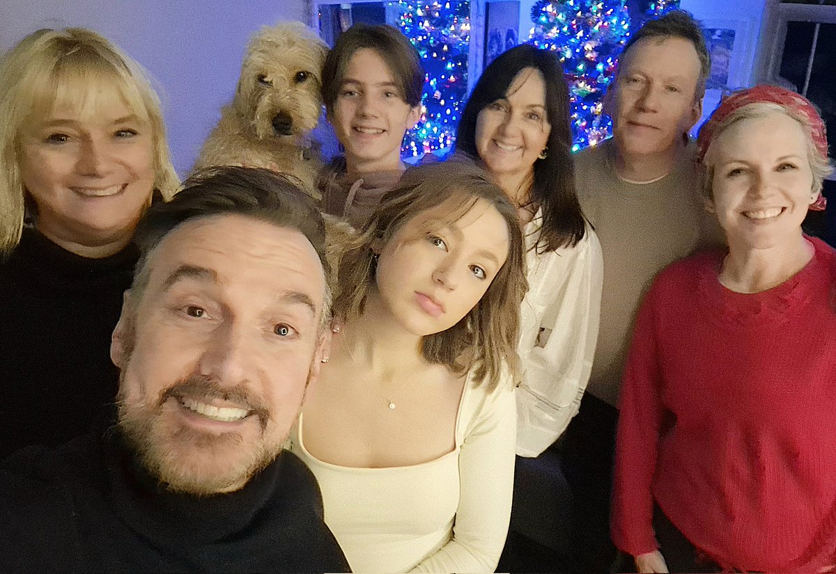 Timsley's tweet photo. Christmas on the Hill...! #ISAIDIT ๐
#TIMMYALEXISCARRINGTONWARD #SHAZZABELLE #WILLOWTHEWISP #MRLUCAS #KEVIN #DEAFSTEPH #DIMMOCK #HELENDANIELS #christmas2023๐๐
๐ https://t.co/XyU9y8LcxM