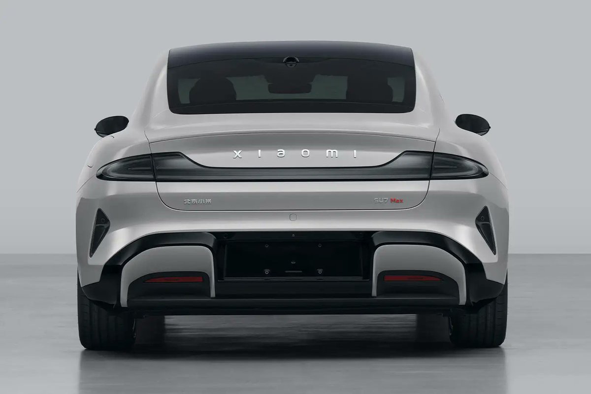 Mrwhosetheboss's tweet photo. Xiaomi's just launched their first ever electric car, with:

High res cameras
Xiaomi HyperOS Operating System
Self driving
Self Parking
Up to 1200Km of range (What!?)

What I'm most excited to see is if a phone maker can actually fix the poor software cars are known for 🤔 https://t.co/3sH6dz5INQ