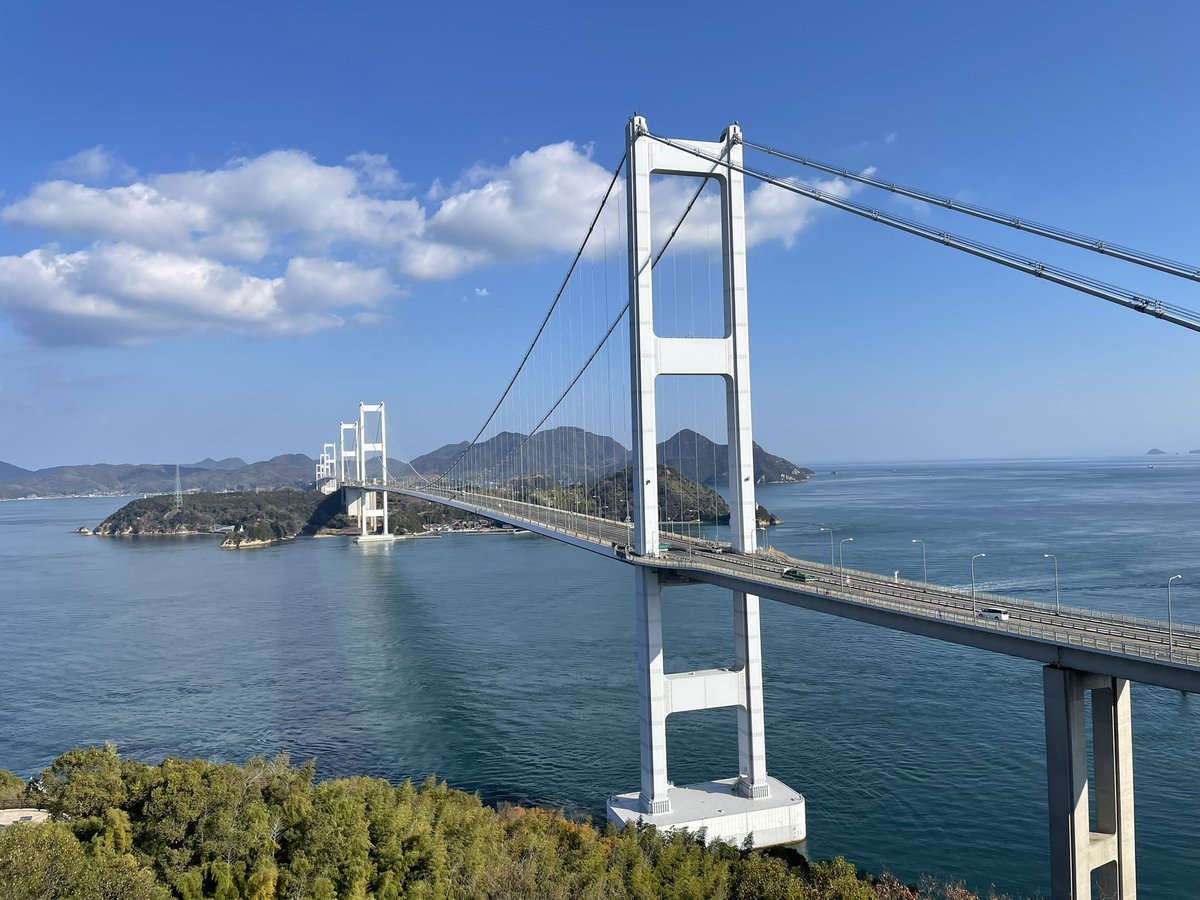 nankonyan's tweet photo. しまなみ海道
伯方島
来島海峡

綺麗な海を眺めて
鯛めし食べて今治城 https://t.co/zkiyBMd87s