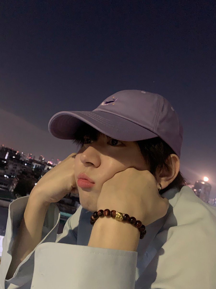 T_Aiemkumchai's tweet photo. ก็ไม่กลมเท่าไรนะ😗🤏🏻 #PonThanapon https://t.co/0jhiw8uqnq