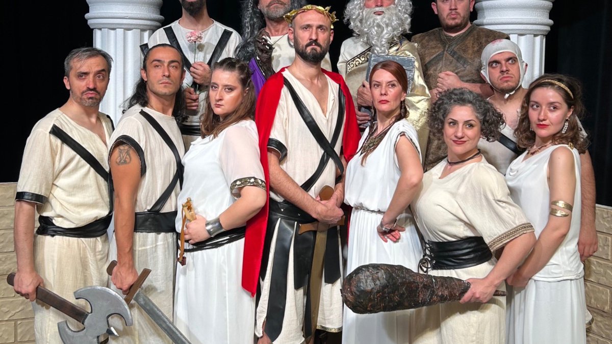 Biletix's tweet photo. Antre Sahne, en güzel tiyatro oyunlarını tiyatroseverlerle buluşturuyor! 🎭 

Etkinlik takvimi ve Üstelik Yapı Kredi World’e özel vade farksız 3 veya 6 taksit avantajlı biletler linkte seni bekliyor.🤩 

https://t.co/woYYU94kJJ https://t.co/wzuna0aPEm