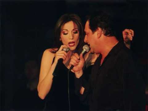PaPoutsomenos_'s tweet photo. Ξέρατε οτι ο #Καρρας έφερε τη Δέσποινα Βανδή στην Αθήνα και της έδωσε τα πρώτα της τραγούδια; Ξέρατε οτι το να την κράζετε για την εμφάνιση της στην κηδεία του φίλου της σας κάνει σοκαριστικά σκατόψυχους; https://t.co/YKUhcxI8CJ