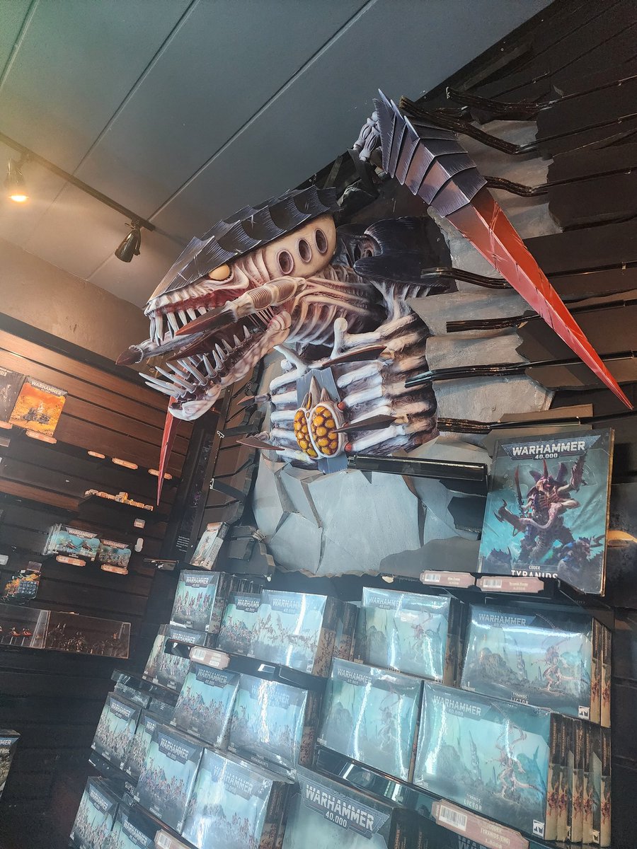 Mick19988's tweet photo. Today, I made pilgrim to the place every Thai Warhammer fan must go, Legendary Wargame. This has to be the biggest warhammer store I've ever visited! #WarhammerCommunity 
#warhammer40000 https://t.co/F6Jo4mC5fb