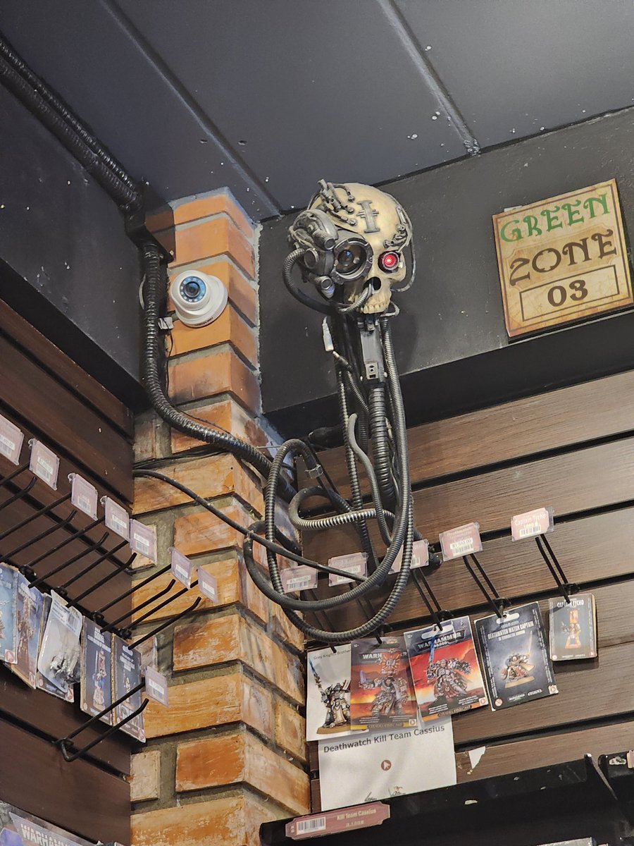 Today, I made pilgrim to the place every Thai Warhammer fan must go, Legendary Wargame. This has to be the biggest warhammer store I've ever visited! #WarhammerCommunity 
#warhammer40000