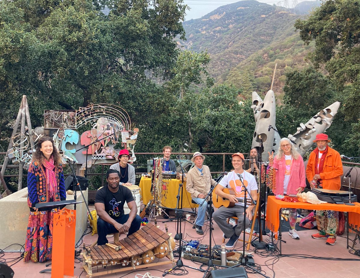 【INFO】『Turn On The Sunlight / Ocean Garden』2024.03.20 RELEASE!!  

LA音楽シーンで多くのミュージシャンに愛されるジェシー・ピーターソン。彼の呼びかけによって金延幸子等豪華メンバーが集まった、ターン・オン・ザ・サンライトの新作が、全世界同時リリース決定!!

ringstokyo.com/turn-on-the-su…