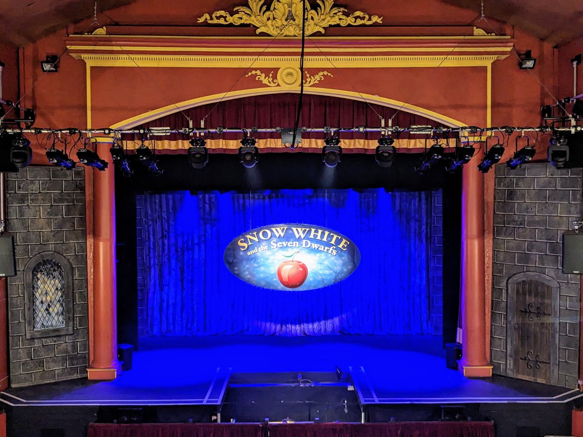We are show ready and can't wait to welcome audiences into the theatre today as we open our pantomime Snow White and the Seven Dwarfs 🍎