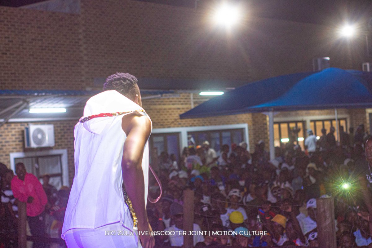 Zhezhingtons's tweet photo. Izithukuthuku Its A Sign Of a Better Life,Mama Continue To PRAY,Ngeyinyi Imini Kuzokhanya#MegaLoveToMyFans#RaaahNation https://t.co/I5QvUiECT2