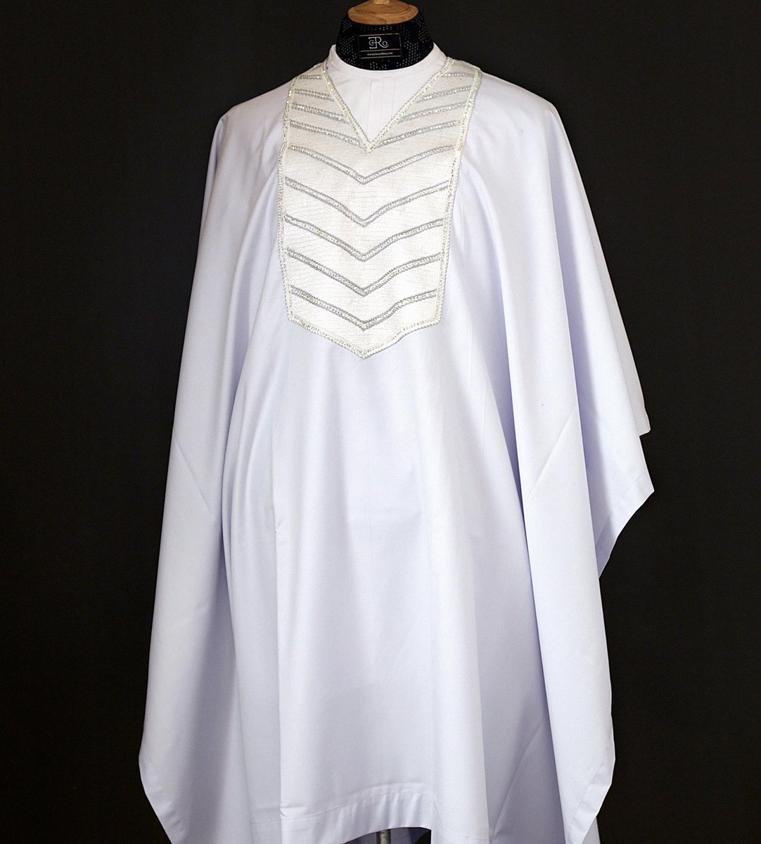 eroc_nig's tweet photo. Custom-made white Agbada 🔥🫶🏽
Available on preorder @O_T__P____ https://t.co/xb14CJZ7Ni