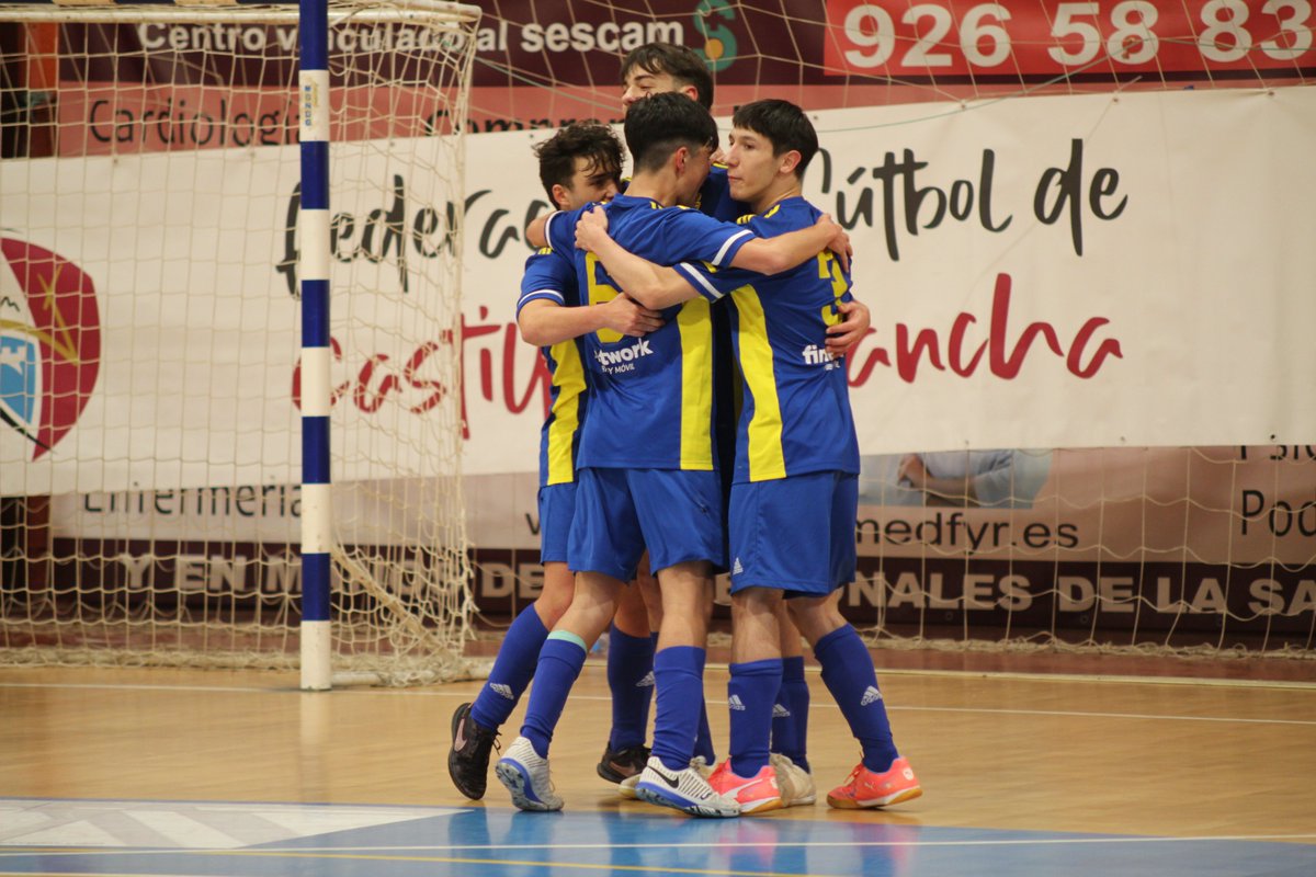 asturfutbol's tweet photo. 𝐒𝐄𝐋𝐄𝐂𝐂𝐈𝐎𝐍𝐄𝐒 𝐀𝐒𝐓𝐔𝐑𝐈𝐀𝐍𝐀𝐒  
🏆  Campeonato de España Sub-19 Futsal

✅ Asturias 5⃣-2⃣ La Rioja
🔵🟡 Victoria justa con hat-trick de Bruno Arias y tantos de Brian Marchena y Marcos Terán
ℹ️  https://t.co/kP2kzMX1Q3
 
#vamosasturias #somosasturfutbol https://t.co/aWEPmbp0sp
