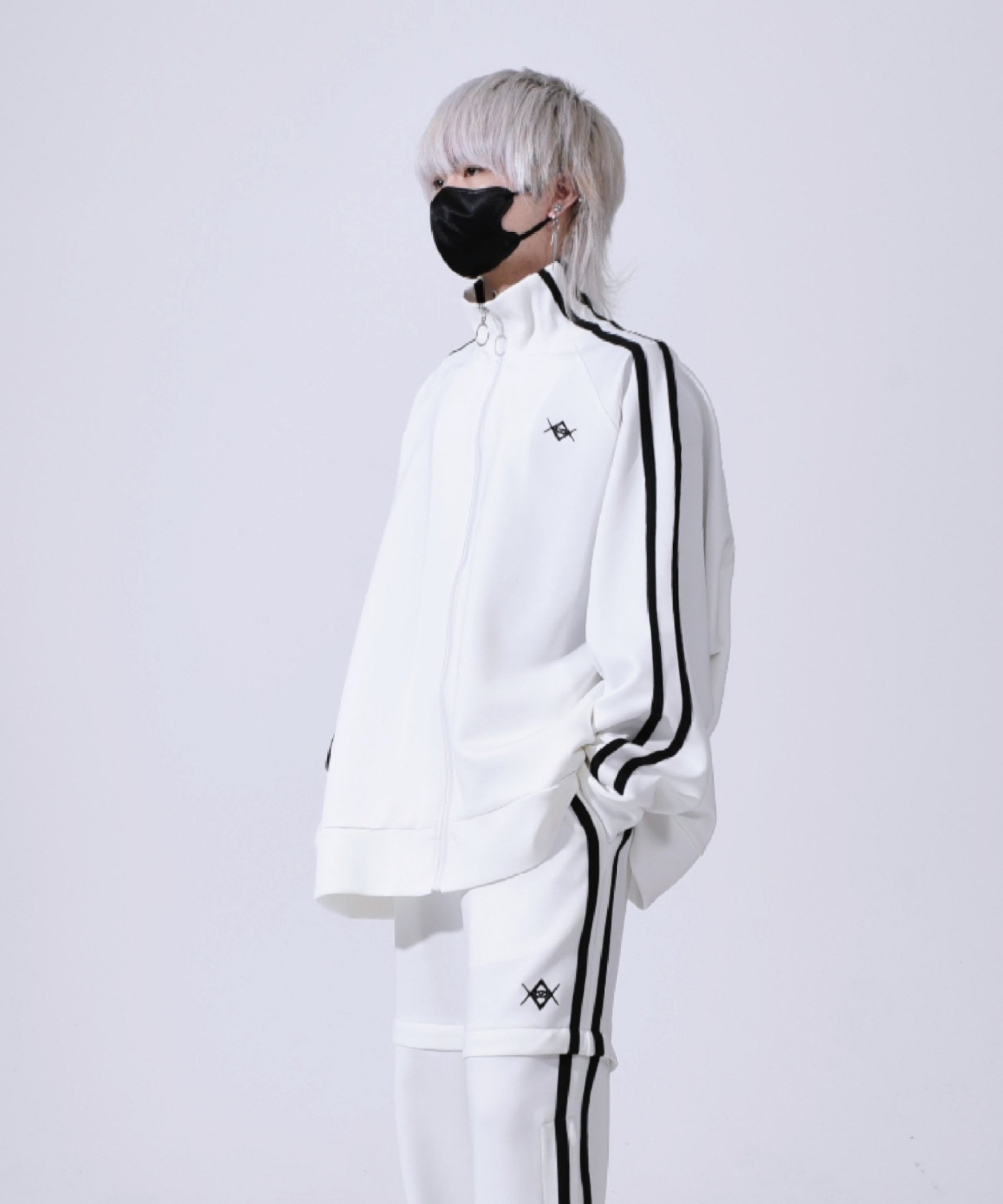 REFLEM コフィンプリント トラックジャケット Amazon.co.jp: REFLEM コフィンプリントトラックジャケット