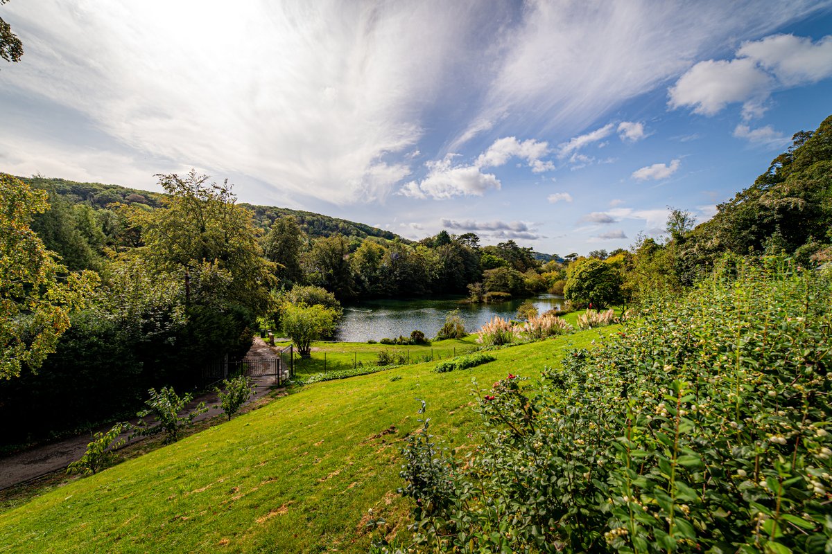 MilesandBarr's tweet photo. Explore this stylish 2-bedroom mid-terraced house in Dover! Located in a Grade II Listed Building, this property offers modern appliances, cycle storage, and access to a private lake 😲

Book a viewing here - https://t.co/MTogOC9sET

#dover #kent #newhome #GradeII #newlisting https://t.co/CrwEsDGRQb