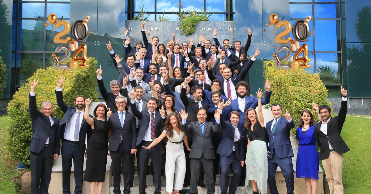 A todos os participantes e alumni do Executive MBA  votos de um excelente 2024. Contamos com o vosso entusiasmo e colaboração para, em conjunto, entregarmos às novas gerações este futuro que todos sonhamos.

Boas Festas! 
#aesebschool #MBA