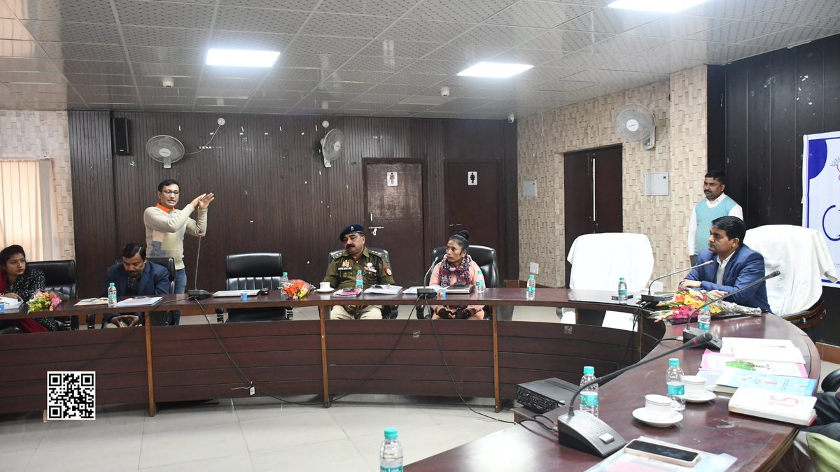 MamtaHIMC's tweet photo. 'SAWERA' Project intervention at Balha, Bahraich recently hosted a District-level sensitization meeting, uniting different key government officials from Police, Health, Education, Panchayat Raj, Rural Development, and more.
#SAWERA #GenderEquality #CommunityEmpowerment https://t.co/bL6xNGtkOw