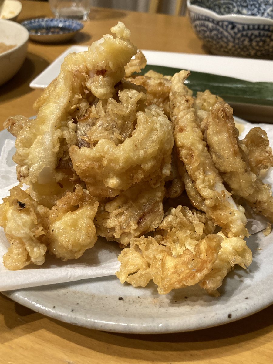 CozyYoi's tweet photo. 唐津市へのふるさと納税でイカいただきました🦑
甘くて柔らかくて。やっぱりめちゃうまい！捌いた状態で届くのもありがたや🙏
ご実家に習って、下足などは天ぷらに（2杯分）。素人調理でもこれがまた…ビックリするくらいうまい…！
ご馳走様でした🙏✨

写真は6月に食べた時のもあり。 https://t.co/qBjKOvE5Dy
