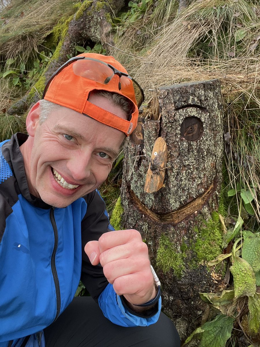 dimensionToGo's tweet photo. Hallooo wach 185 ⛅️ - positiv denken, Freude schenken 💓 - Auf, auf! Ein Lächeln 😀 blitzt nicht von alleine! 👆 https://t.co/FMNuT9m9nZ