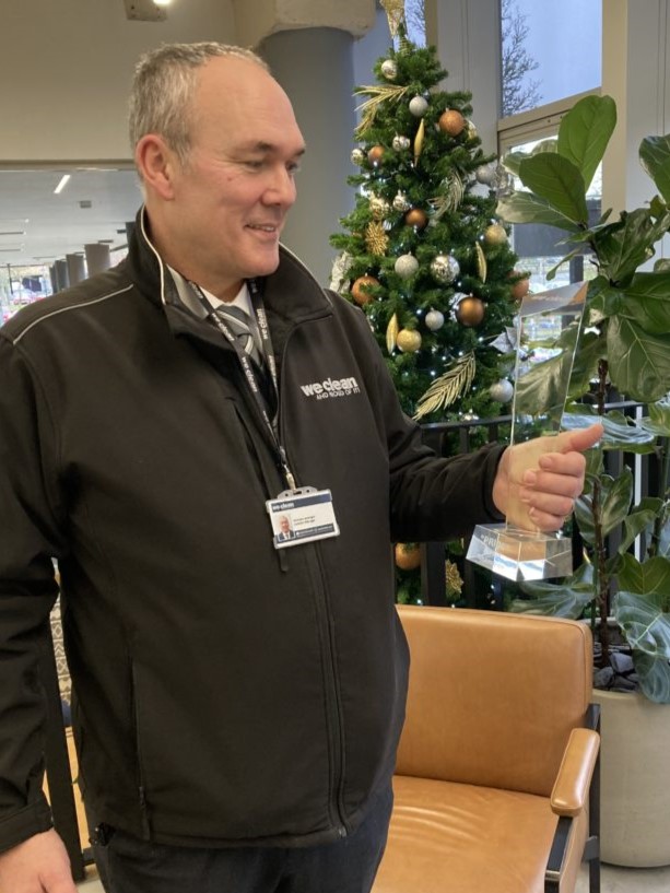 WeCleanBham's tweet image. 🏆 We are absolutely delighted to announce Nick Jeywright as our 2023 Dee Richards Pride Champion 🏆

Nick operates as Contract Management Support for Milton Keynes and has truly gone above and beyond over the last 12 months ✅
wecleanltd.com/dee-richards-p…