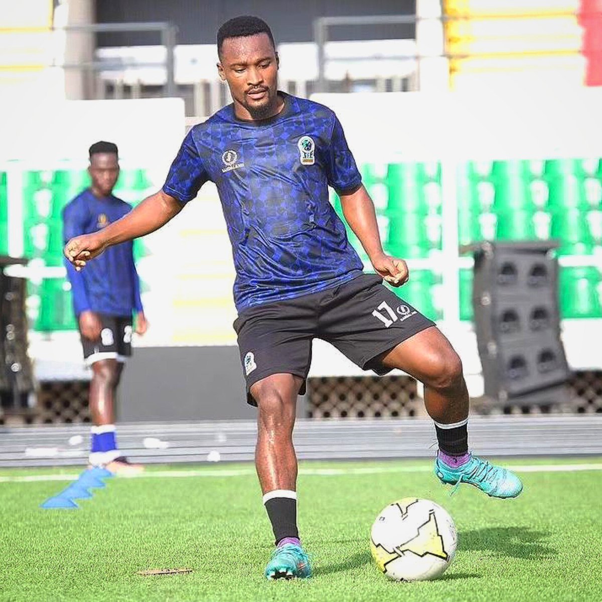 FazaNationTv's tweet photo. Kikosi hicho jana Jumatano kilicheza mchezo wa majaribio ambapo wachezaji waligawanyika katika vikosi viwili na kutoa vikosi vya #KilimanjaroStars na #ZanzibarHereos mchezo uliomalizika kwa sare ya bila kufungana.
#FazaNationWorldWide πππ #TaifaStars #AFCON2024 #FNWW πππ https://t.co/ieNTgOjbWJ