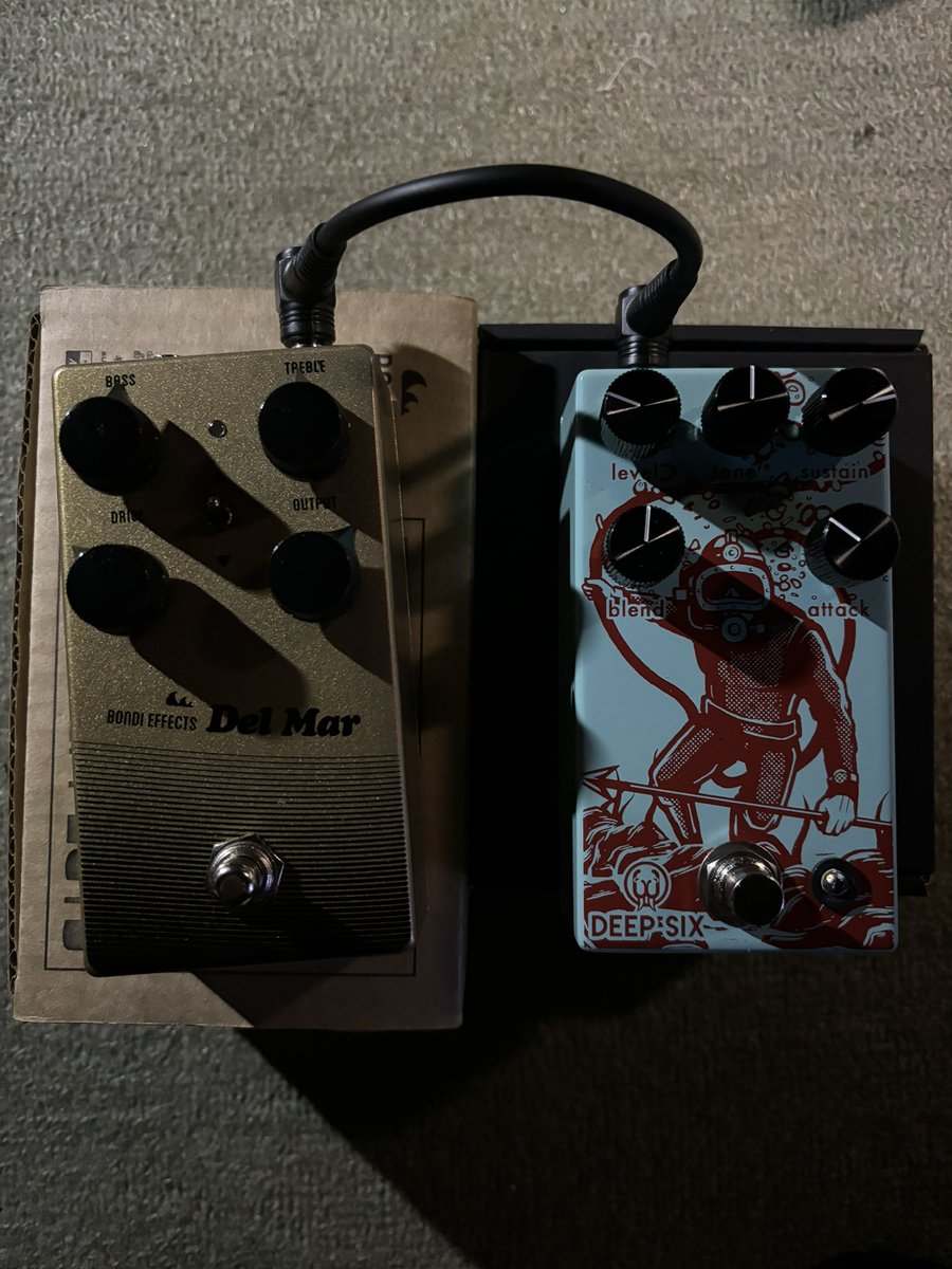 lovekills48's tweet photo. 甥っ子が初めてギターアンプを買うというので相談にのってたら自分の物欲を抑えきれなくなり、、、😂
バンド用というよりは宅録用途
Supro DK10 &amp; Strymon IRIDIUMをプッシュするためのオーバードライブとコンプレッサー
今年最後のMy New Gear♫

#bondieffects
#walrusaudio https://t.co/C2qXj8iB0e