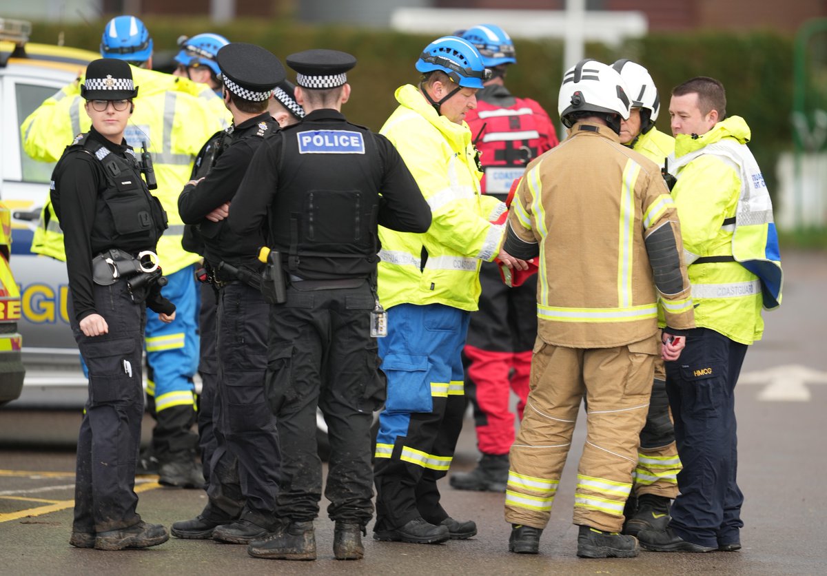 brightonsnapper's tweet photo. Large multi agency search in Arundel this morning - person now found https://t.co/zChSi6MsUN