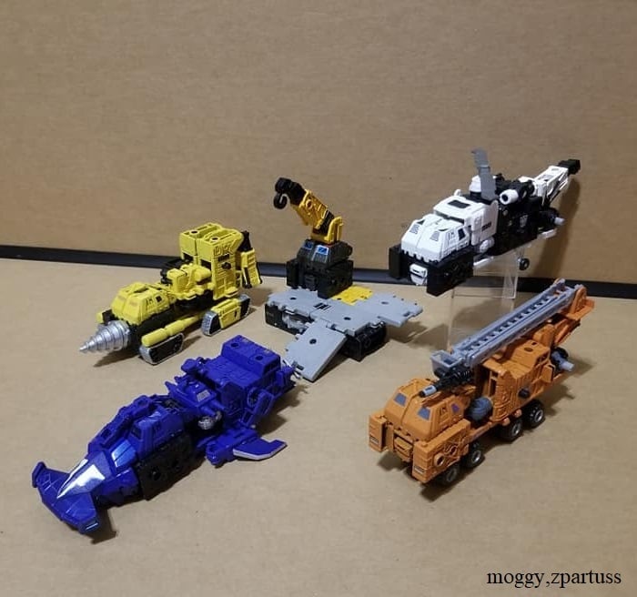 MoggyZpartuss's tweet photo. Throwback Thursday..Prime Force, (Transformers: 
 ENERGON) #fire1 #copter2 #digger3 #submarine4 #drones #primeforce #energon #transformers #customtoys #toycustoms #toycustomizer https://t.co/Zu1rjG0JJ1