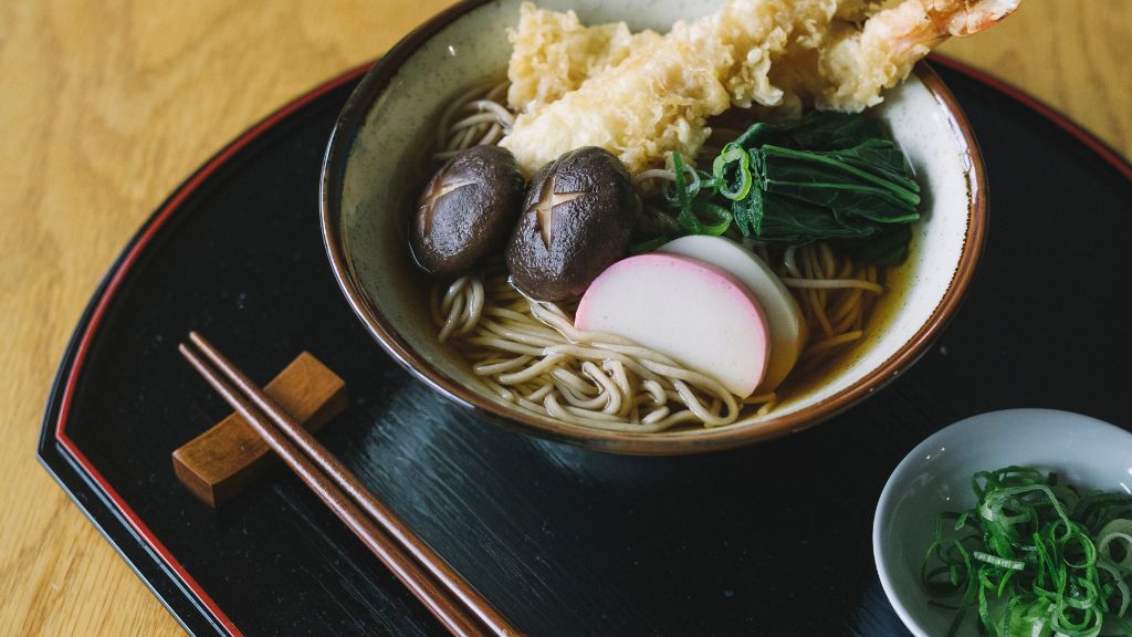 JapanEmb_Spain's tweet image. ¿Queréis disfrutar de una cena de #Nochevieja japonesa? 😋

Si es así, no os podéis perder esta #receta Toshikoshi Soba que nos enseña Kitchen Princess Bamboo 🍜

¿Sabíais que estos #fideos se comen para desear una vida larga y sana en el próximo año? 👉
youtube.com/watch?v=dcQP7R…