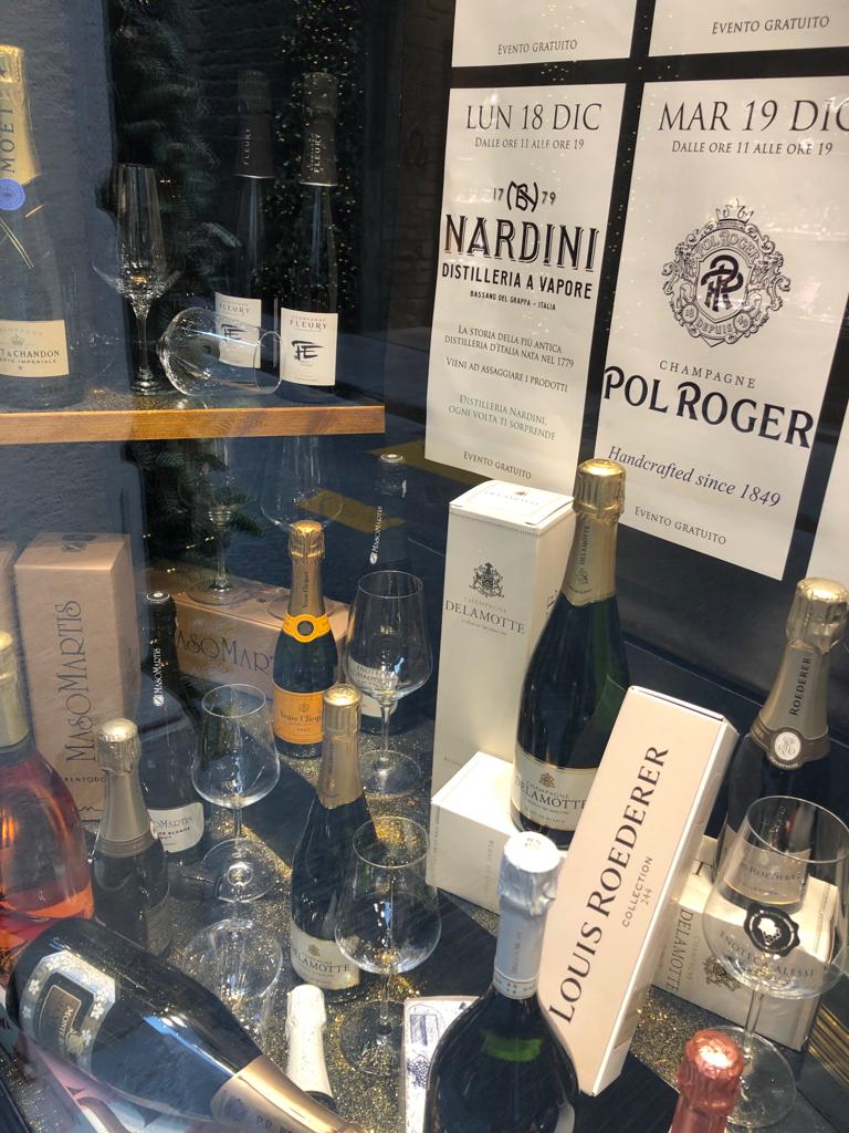 Con chi passerai #ultimodellanno2023?
Qua, qualche suggerimento... 😃🍾
 enotecaalessi.it