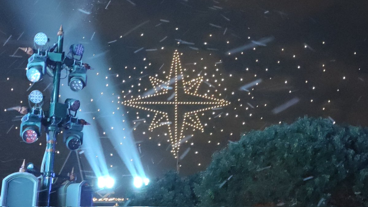 ChrisTse1230's tweet photo. 香港迪士尼樂園 - A Disney Christmas 2023(終極篇) (4) (2023-12-28)
各位,本人為2023年最後一次前往香港迪士尼樂園,並於2024年再見!
拍照器材:POCO F5 Pro 5G 512GB
#HongKongDisneyLand #ADisneyChristmas #Disney100 #100YearsofWonder #Disney100YearsofWonder #SharetheWonder https://t.co/TNuz2OeyCe