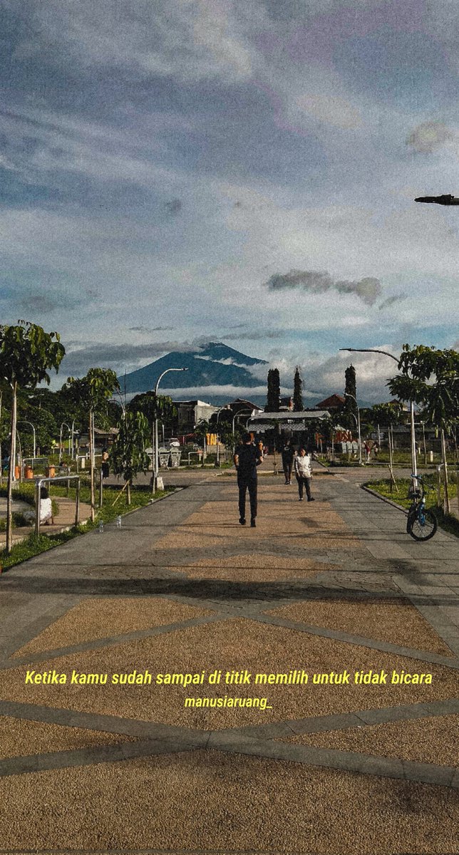 Sebelaspertama_'s tweet photo. Berarti kamu sudah lelah...
.
.
.
#manusiaruang_ 
#titikterlelah https://t.co/iUsGsqwPpz