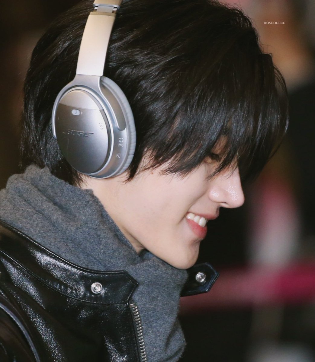 hourly_sh's tweet photo. i just fell on my knees sobbing he’s so pretty https://t.co/q6k6qba0ZL