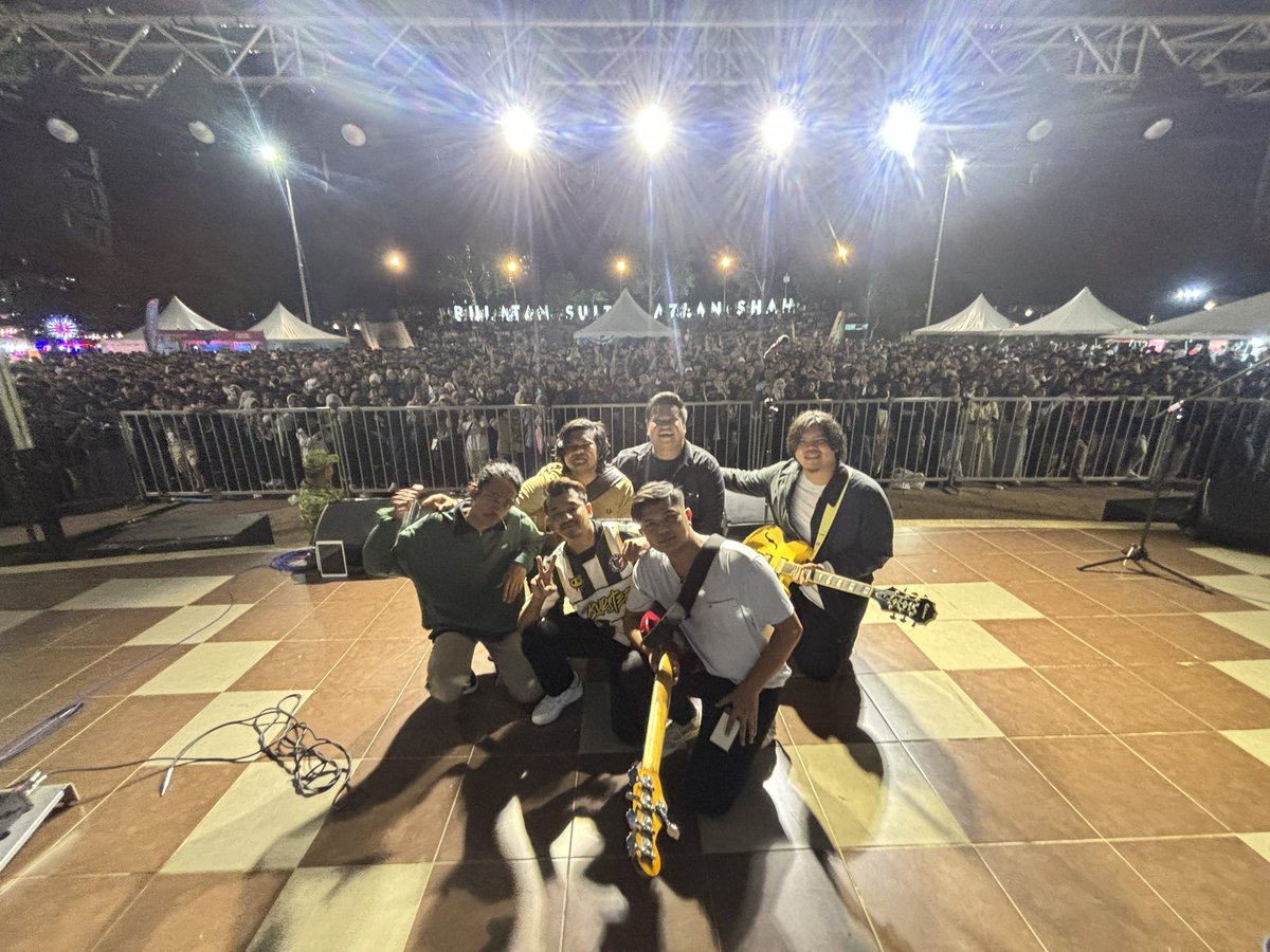 geo_site's tweet photo. Santai Maa X Indie Fest Ipoh, Perak

#indiefest #sakapapiempire #geo #geofamily #welcometothegeofamily #ipoh #bulatanamanjaya https://t.co/HtRNc13Rl6