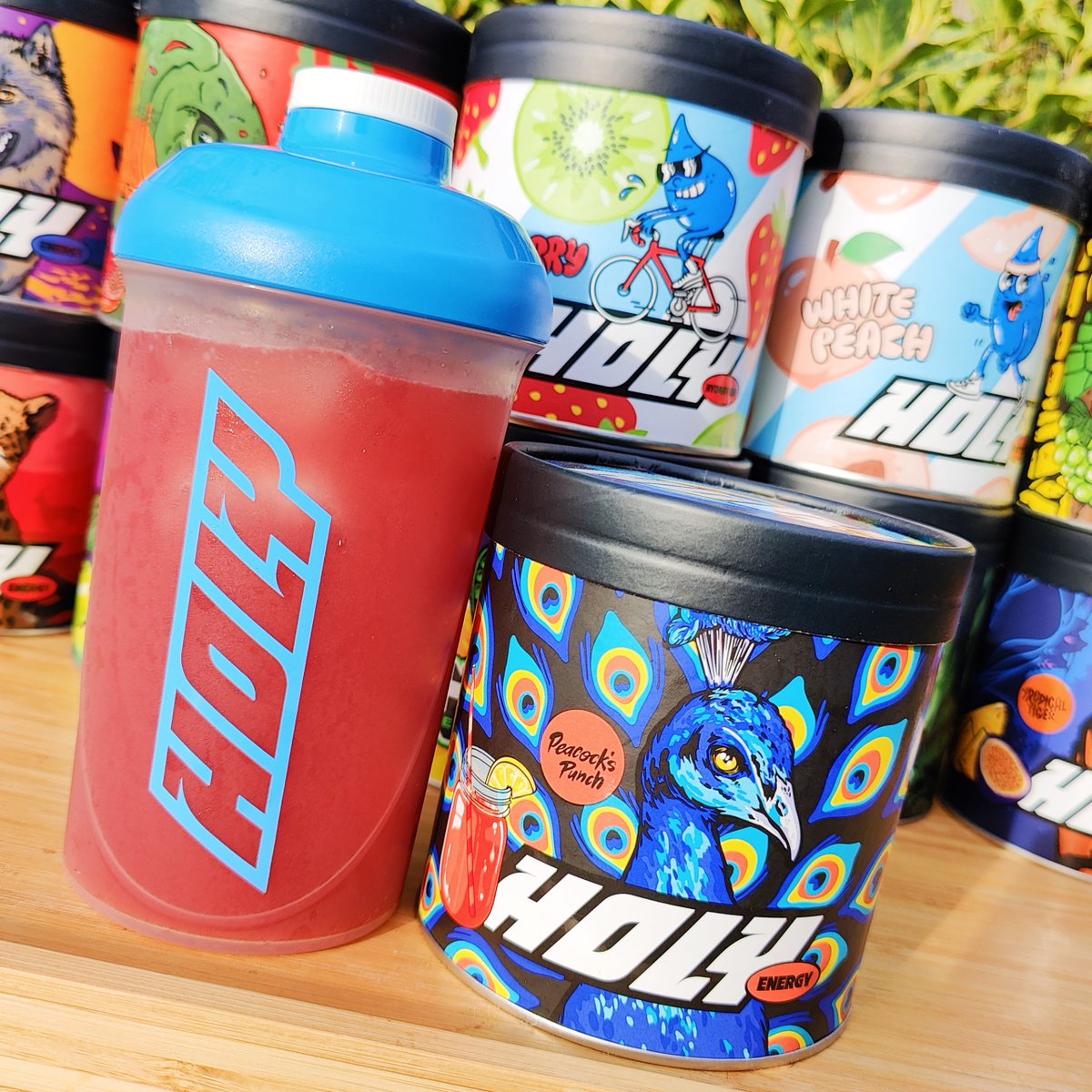 CoffeeGamingFr's tweet image. 🎁GIVEAWAY HOLY ENERGY 🎁 

Et PAON !!! 🦚 Une nouvelle saveur PEACOCK PUNCH ! De quoi vous imaginer sur les îles par temps de grands froids 🌴

Et vous pouvez en gagner un ! De quoi en faire la roue !

Pour participer :    

- Follow @CoffeeGamingFR et @holysquad_fr ❤️
- RT ce…