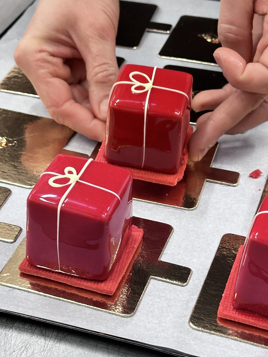 LePatissier1's tweet photo. Last chance saloon folks ! Probably have another 15 boxes left which will sell out…
https://t.co/fDReBNM74Q 
Loved this collection… what’s next 🤔 https://t.co/SbmnIIsJFk