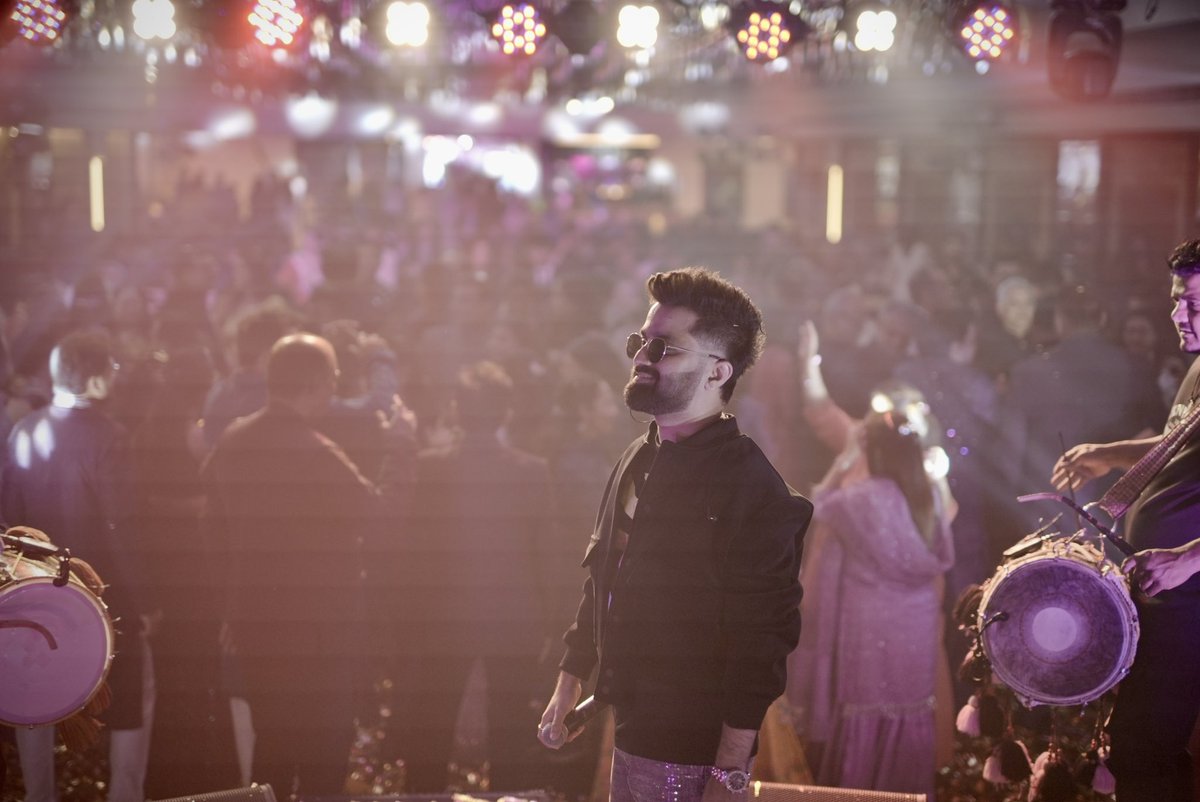 mayursakhare's tweet photo. Unleashing my talent with a swagger that can't be matched! 💯 #MayurLive #singer #performance #weddings https://t.co/WtjnZGHfiu