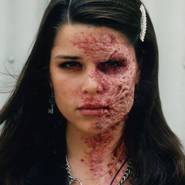 deathndhorror's tweet photo. Special effects make up applied to Neve Campbell in The Craft (1996) https://t.co/1z22gzjQGt