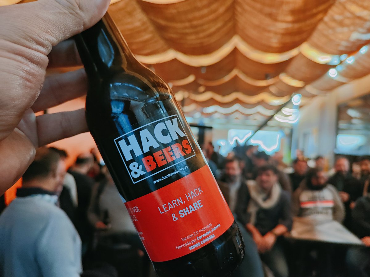 Empezamos el <a href="/hackandbeers/">Hack&Beers</a> Córdoba con la sala de Decaché Tablero a reventar!! 

Calentando motores con muchos amigos de Córdoba, Sevilla, Málaga, Madrid y hasta Rep. Checa!! Gracias a <a href="/SophosIberia/">SophosIberia</a> <a href="/Tekpyme/">Tekpyme</a> y <a href="/AllPentesting/">AllPentesting</a> #hbCórdoba #Hacking #Beers #Córdoba 🤟😎