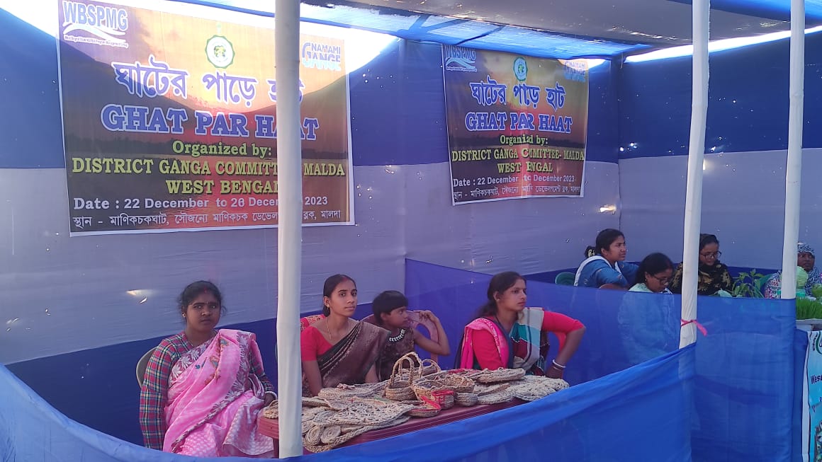 WBSPMGOfficial's tweet photo. ঘাটের পারে হাট (Ghat pe Haat) Campaign has been organized by Malda District Ganga Committee. https://t.co/ANjr36QhvN