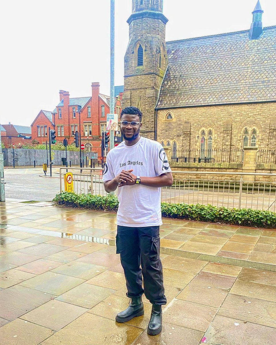 Kingdannytweets's tweet photo. As days chameleon to nights, we evolve into the better version of ourselves✍🏽. This year is evolutionary for me. I thank God for giving me the best supportive circle. 

-1 x -1 = 🥳

#NEVERSKIPGROWING! https://t.co/XHugWOyW5z