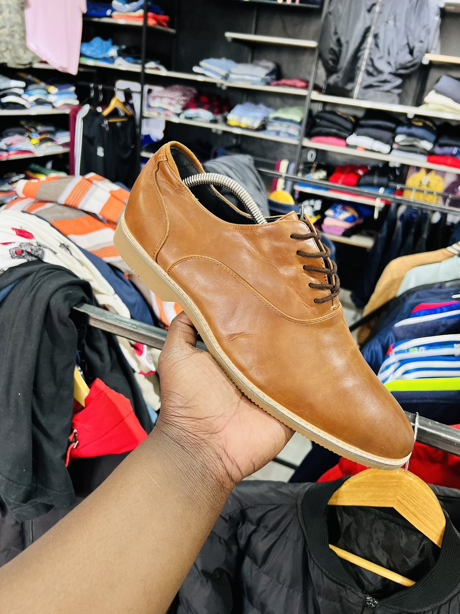 FwisaNation's tweet photo. New Stock💯🔥🔥
Ukiona Hii Pale Finya Rt

Nike Sb Uk 7
Steve Madden Uk 10
Nike Sb blazer Uk 6
Puma CA Pro Uk 7/7.5

Dm/App/Call 0759495130
Price @3500
Frame 4 @4000 https://t.co/qDSYbiPhuH