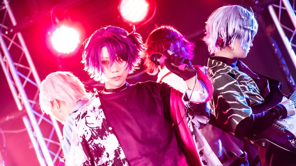 hatuoji's tweet photo. 【コスプレ⚠️】
.                                                           .

　　　　　　🕑datoka
　　　　　　Vo.   ♦️☕️

.                                                           .

📸@__Yukito_ph https://t.co/wIIanvlBhI