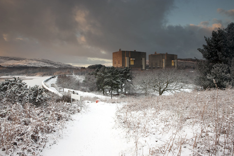 #ThrowbackThursday to 2010 winter wonderland at #Trawsfynydd!🤩 What a fantastic sight to behold! Let's take a moment to appreciate the beauty of nature 🙌