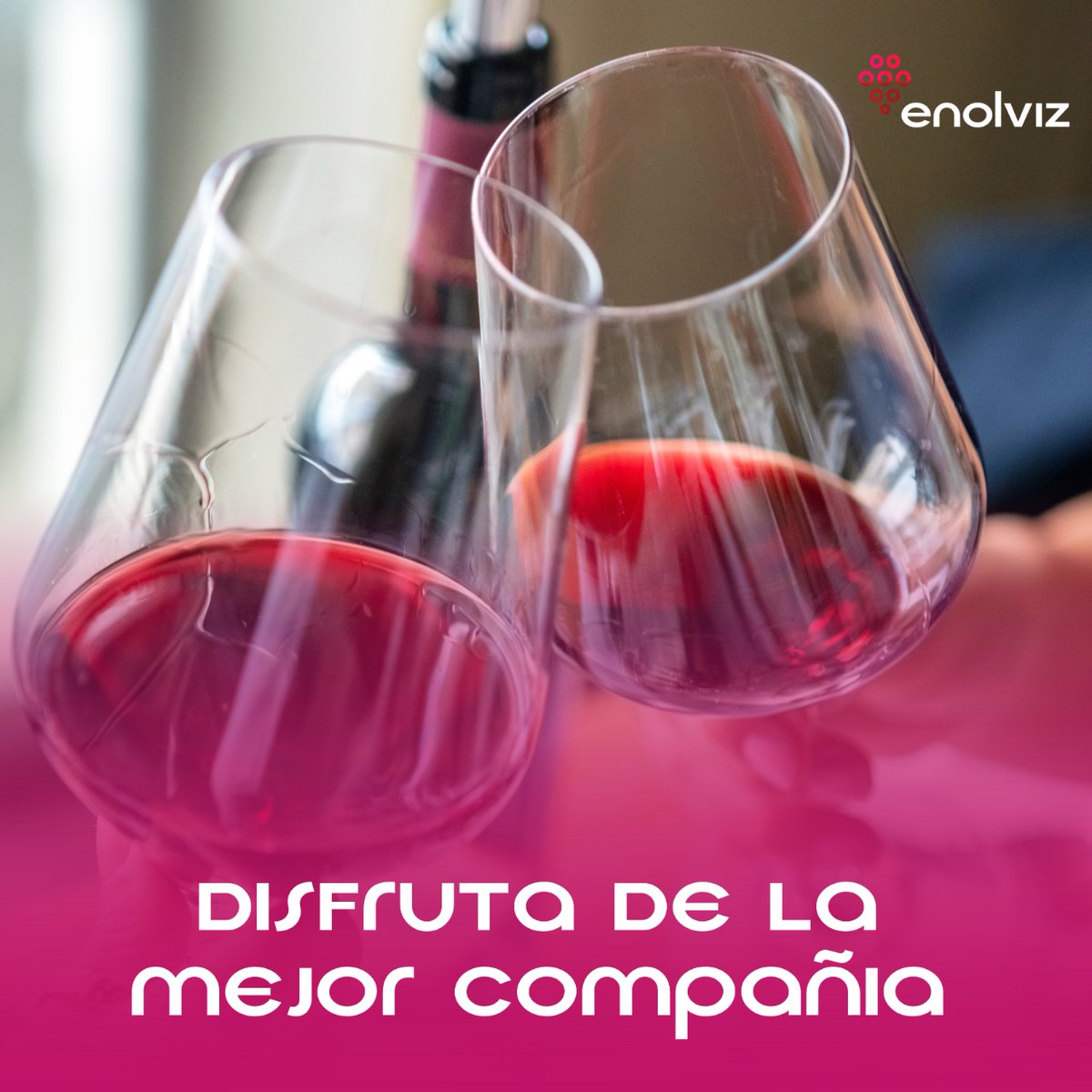 enolviz's tweet photo. Desde 𝗘𝗡𝗢𝗟𝗩𝗜𝗭 sabemos que compartir una copa de vino con amigos o familia es un momento mágico. Entre risas y charlas, cada sorbo une, creando recuerdos imborrables en un ambiente cálido y alegre.

¡Salud! 🍷✨

#Enolviz #CulturaDelVino #MomentosConVino #SaborYTradición https://t.co/qnrd6qObbV