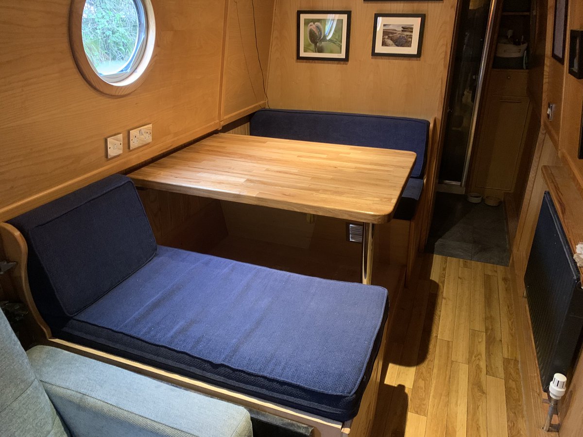 The Pullman is coming on, table installation today. I think it looks great we are well pleased with the outcome😀. Next job is flooring 👍💪 #boatsthattweet #narrowboatlife #boatwork