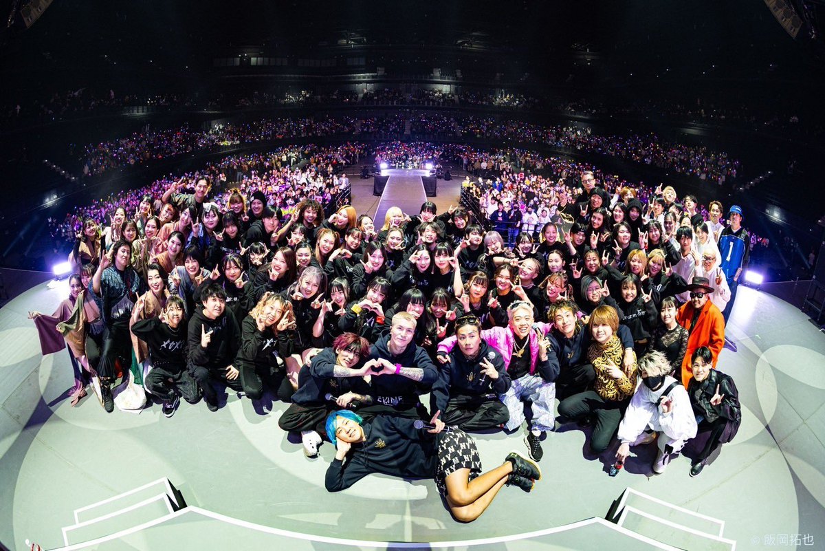 hate_1207's tweet photo. 絶対に親・恋人と行ける
バチぼこ綺麗なライブinぴあアリーナMM

Guestでヒカルさんとおだけいと
出させて頂きました！！
本当に来てくれた皆様関係各所の方
ありがとうございました🔥

【DJ社長へ】
8年前にメイクでパクりと言われ炎上して家も経営してたBARも従業員も全員居なくなって何もかも失って間違いなく僕の中で人生ドン底の時に、絶対僕なんかが居なくて良い撮影とかにもほとんど呼んでくれたりずっと可愛がって頂いて言い出せばキリがないのですがクリエイター的にも経営者的にも価値がなかった僕に価値を付けて唯一救ってくれたのは確実にDJ社長でした。

僕が今こうやって活動出来てるのは確実に
レペゼンのお陰でありDJ社長のお陰です。

本当に僕はラッキーボーイです✌️✨

本当に恩人で返しても返しきれないほどの恩を頂いたのでこれからは僕が一生掛けて返して行く番です‼️

とにかく無理せず戻ってきてください！！！
ずっと待ってます👍

最後に、最後の銀太のソロ曲ステージ裏でバリ泣きました。