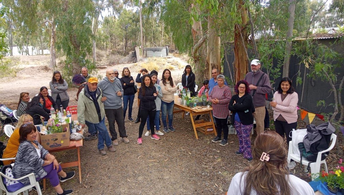 prohuerta's tweet photo. Prohuerta | #Territorios

En Puerto Madryn, Chubut, se llevó a cabo el encuentro de intercambio de semillas, plantines y saberes, y se realizó la entrega de certificados de fin de curso a promotoras y promotores.

¡Gracias compartir estas imágenes!

#ProHuerta @intaargentina https://t.co/bmgcen2gir