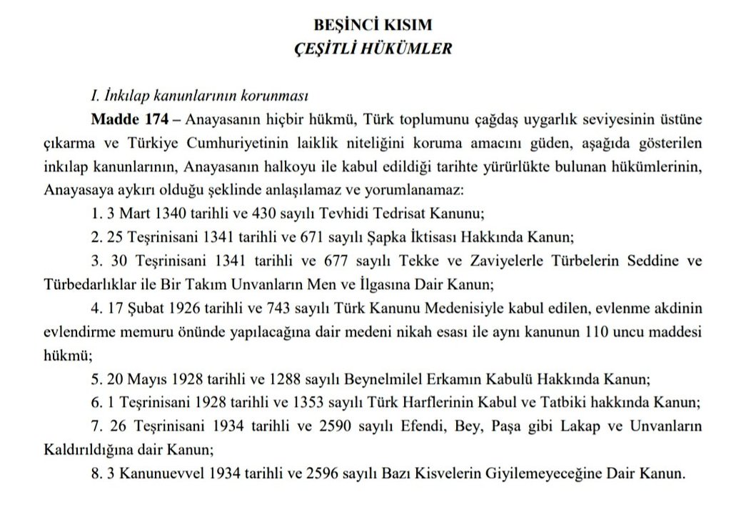 SMEYDAN's tweet photo. RTÜK'ün, tarikat düzenini eleştiren Kızıl Goncalar dizisine ceza vermesi, anayasaya ve Cumhuriyet'in temel ilkelerine aykırıdır. 

Çünkü:.

30 Kasım 1925'te, 677 sayılı “Tekke ve Zaviyelerle Türbelerin Kapatılmasına ve Türbedarlıklarla Bir Takım Unvanların Yasaklanmasına İlişkin Kanun” çıkarıldı. Bu kanunla TARİKAT ve cemaatler KAPATILDI.

Bugün Anayasanın 174. maddesine göre devrim kanunları anayasal koruma altındadır. O devrim kanunlardan biri de 677 sayılı kanundur. Dolayısıyla bugün tarikatlar ve cemaatler anayasaya aykırı olarak faaliyetlerini sürdürmektedirler.

RTÜK, tarikatların ve siyasal İslamcı AKP iktidarının isteğiyle anayasaya göre YASADIŞI durumdaki tarikat ve cemaatleri eleştirmeyi "suç" sayarak aslında kendisi suç işlemiştir.

Anayasal suç işleyen RTÜK'e karşı hukukçuların harekete geçmesi gerekir.