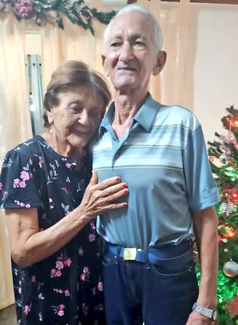 slwzl's tweet photo. Mi mamá de 82 años le dice a mi papá de 87 años... ¿Viste este vídeo de ayer? Ya te lo paso 😉
#FelizJueves amigos... https://t.co/FnGtoSXYan