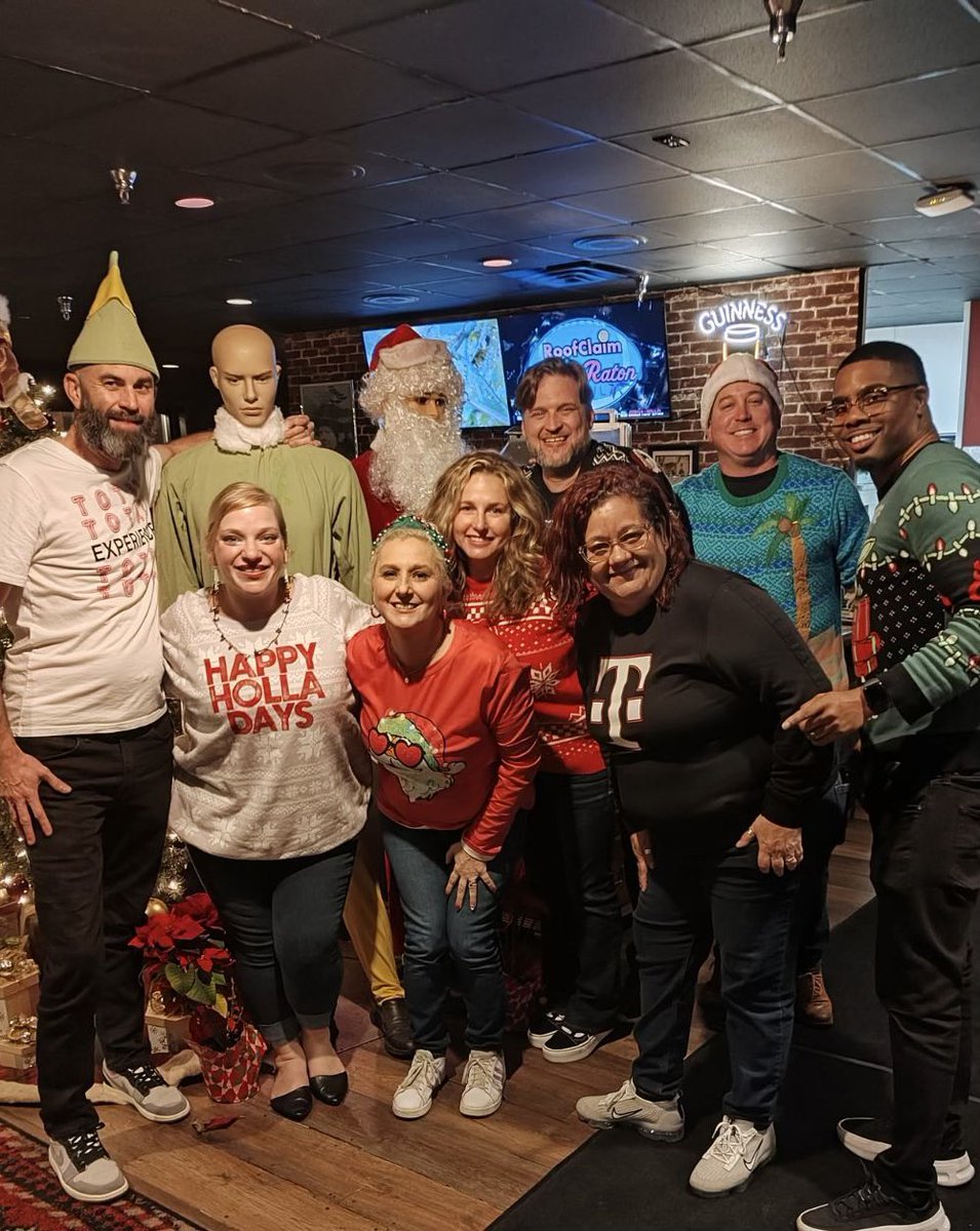 We covered 4 States, over 1,000 miles on the road, 45 Stores &amp; tons of fun for the 2023 Gulf Coast Reindeer Run. Another record breaking year for the best team <a href="/TMobile/">T-Mobile</a> , watch out for this crew in 24! I 💙 this team. 🙏🏼