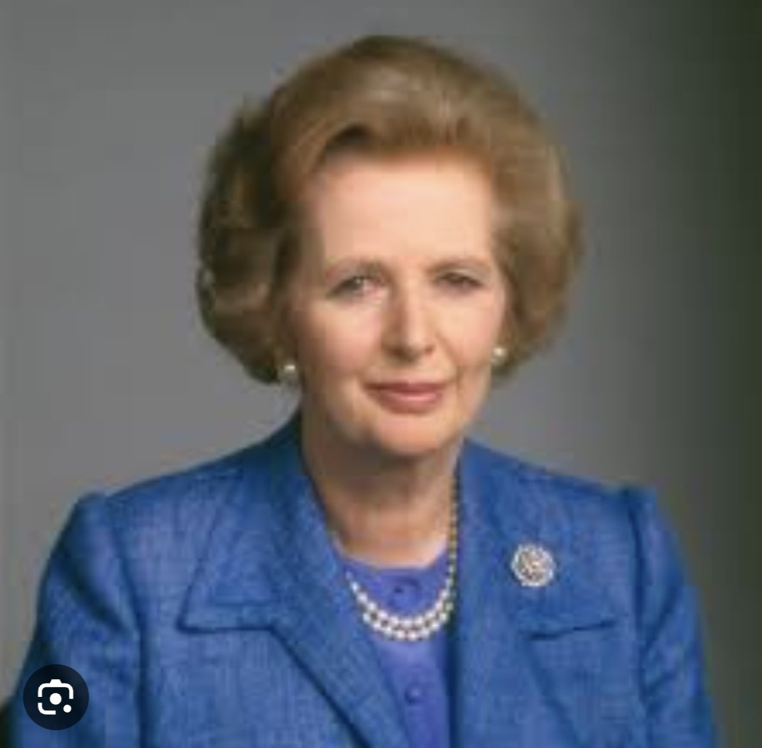 Maria264506501's tweet image. Where have I seen #Sir #TimMartin from #Wetherspoons before? Maybe it's just the #bluetop and the #hair. #MargaretThatcher.