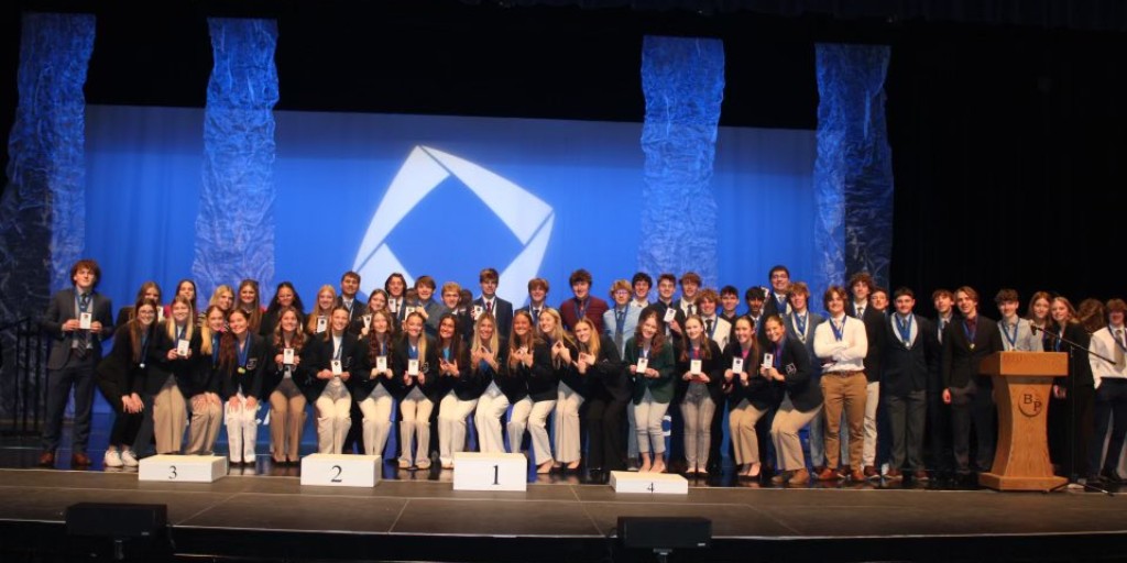 HSSD's tweet image. Congratulations to the 87 Bay Port DECA students who participated at Districts earlier this month! In total, 107 medals were earned, and 27 students placed in the top four of their event. #AuthenticLearning #InnovativeProgramming #PiratePride 🏅 @BayPortDeca @BayPortHS
