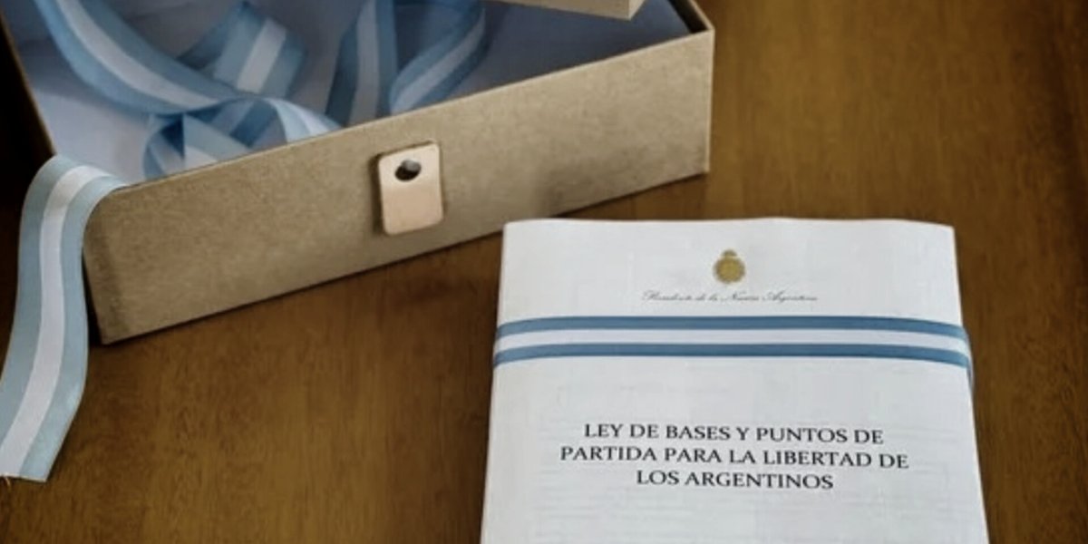 #LeyOmnibus: NI BASES NI PUNTO DE PARTIDA

Las medidas propuestas por el actual Ejecutivo Nacional desfinancian LA CULTURA en todas su expresiones y representaciones institucionales